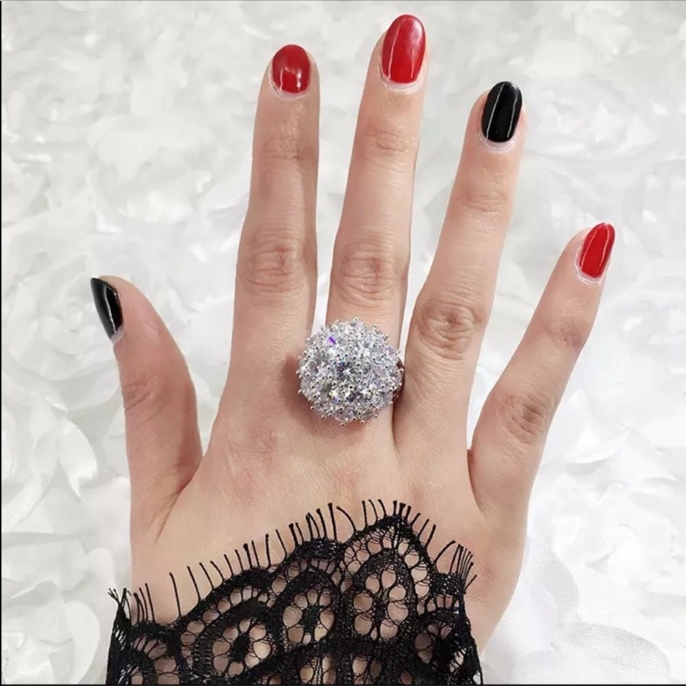 New 925 Silver Flower Diamonds Ring - Picture 4 of 7